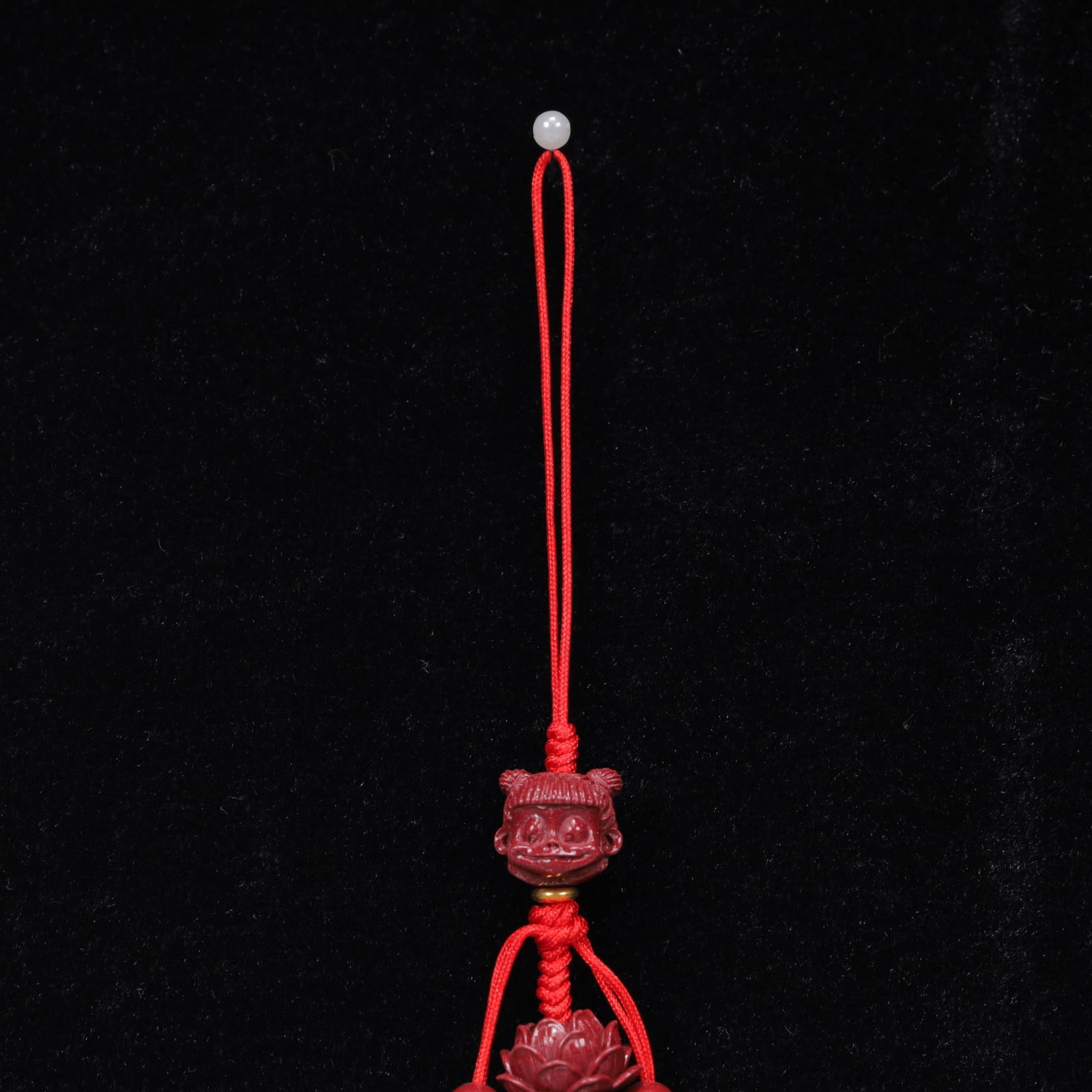 An Exquisite Cinnabar Figure Pattern Pendant - 2