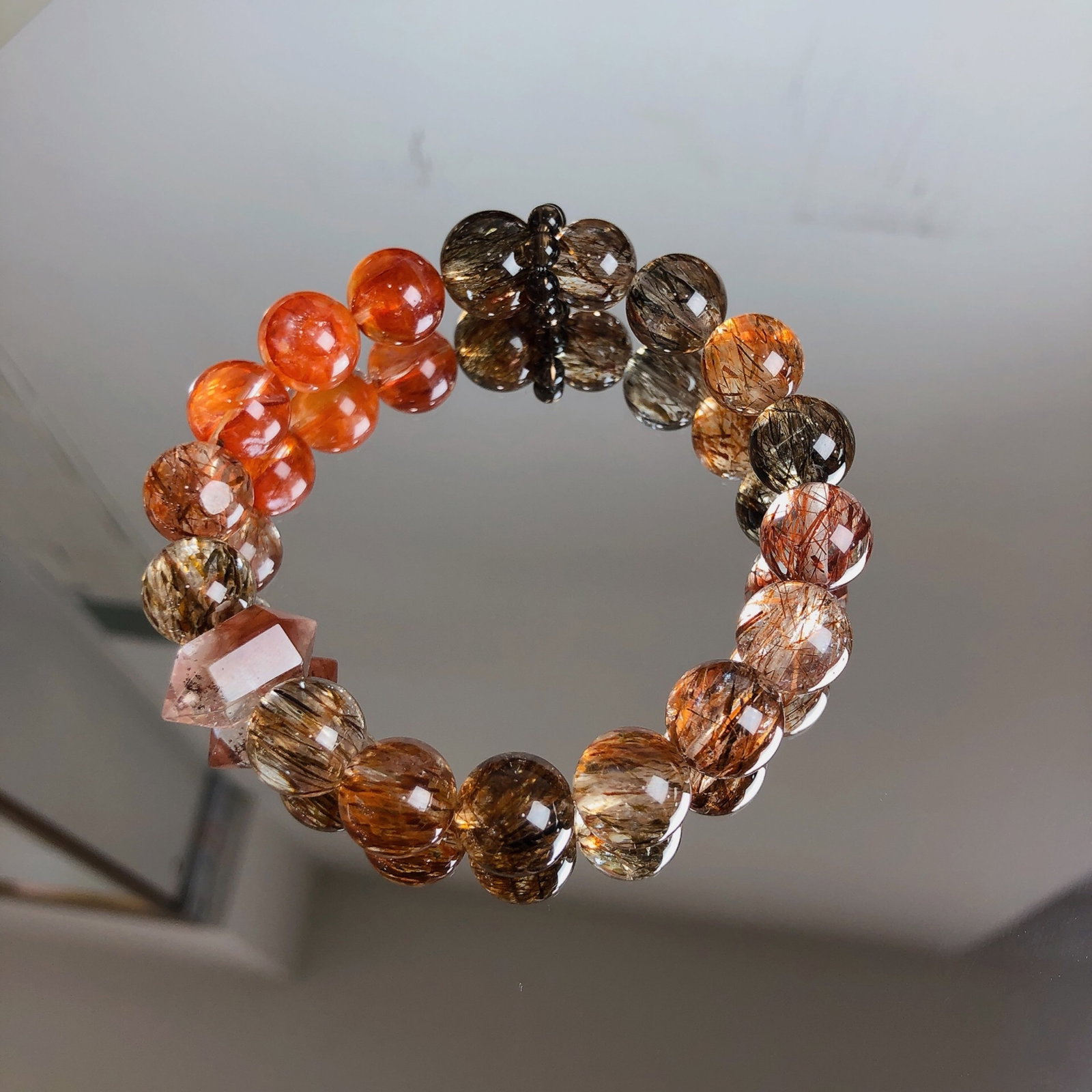 An Exquisite Crystal Bracelets - 2