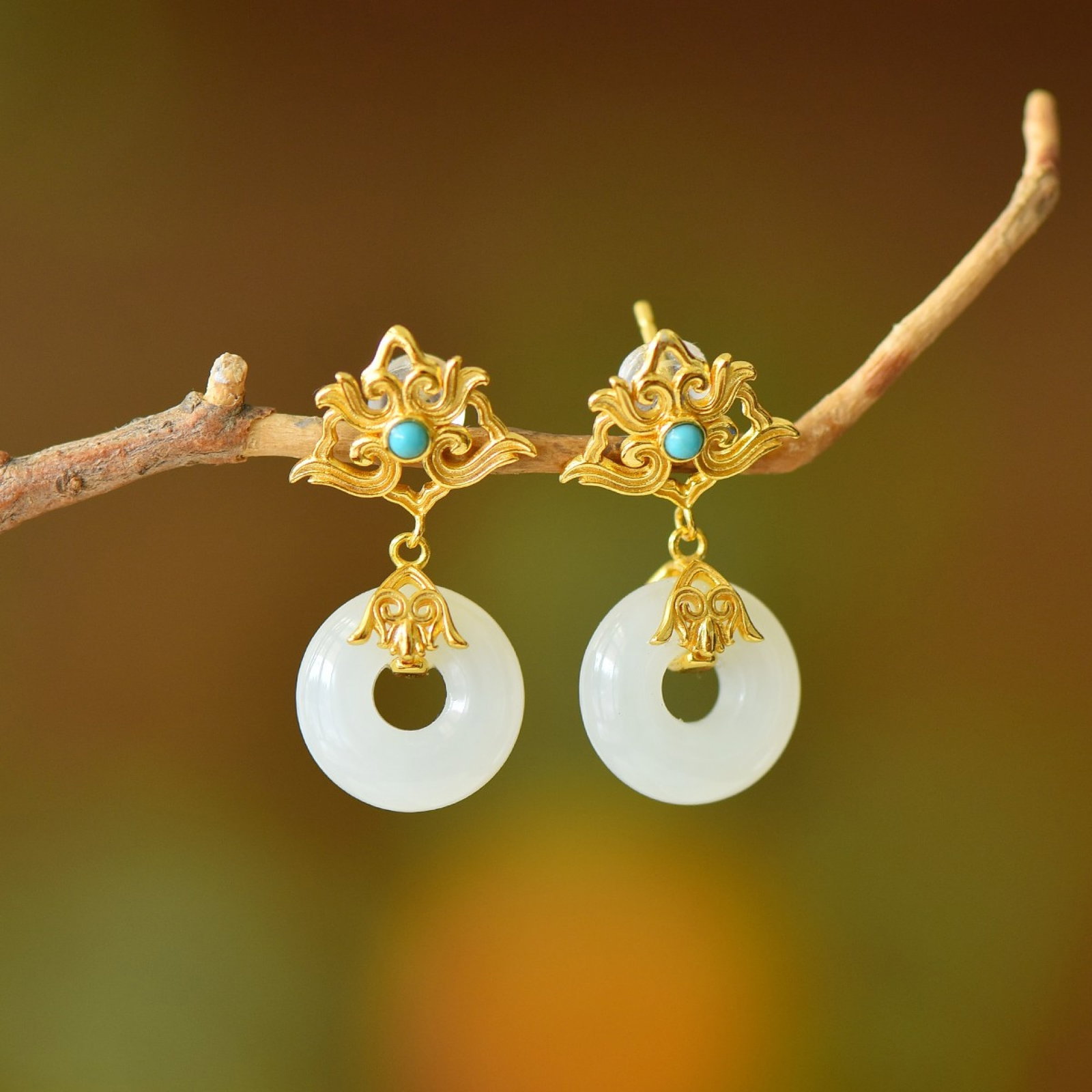 A Pair of Exquisite Sterling Silver-Gold Plated Inlaid White Jade Earrings,Inlaid Turquoise: A Pair of Exquisite Sterling Silver-Gold Plated Inlaid White Jade Earrings,Inlaid Turquoise,Size:0.5inx0.5in 一对纯银镀金镶白玉耳环,&#