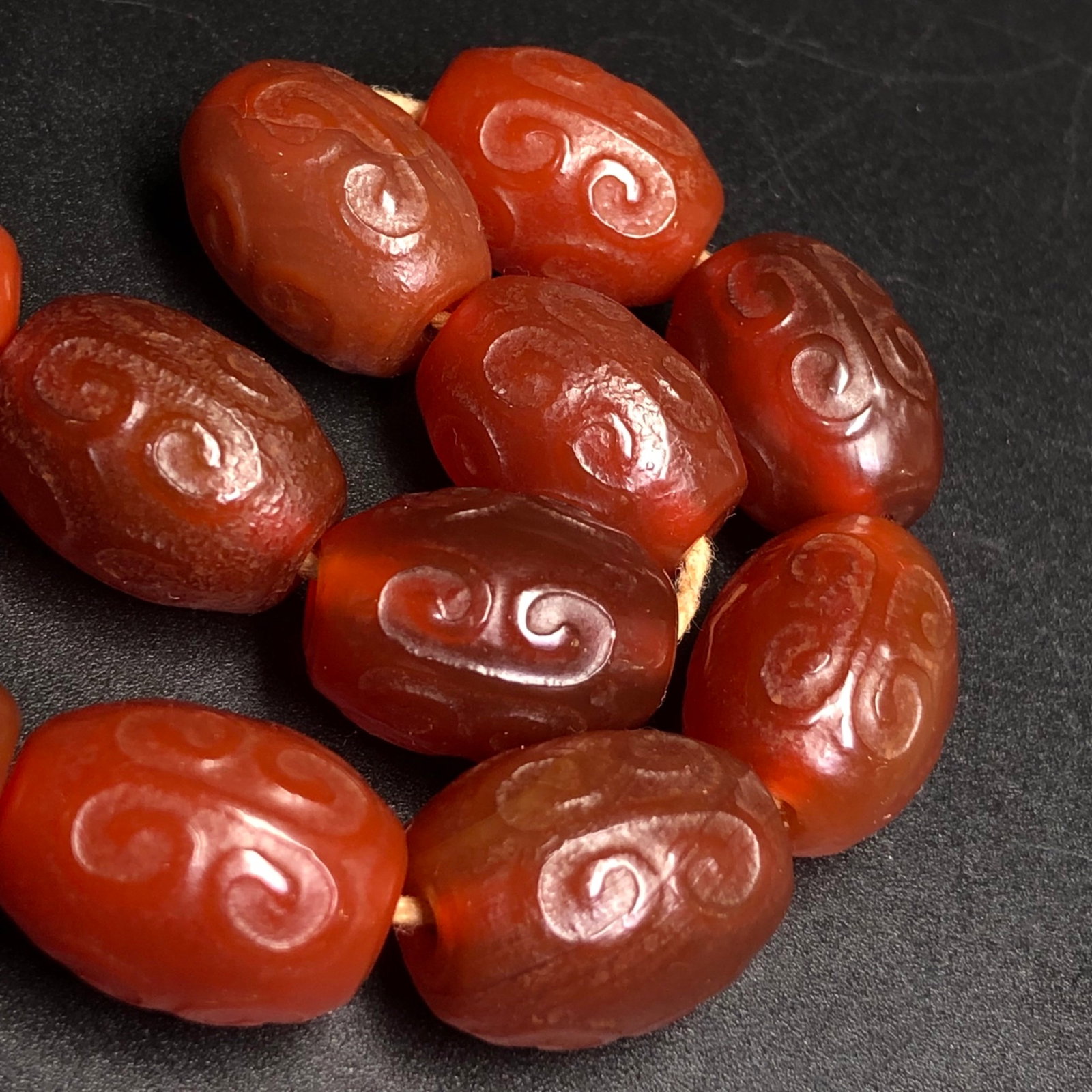 A Precious Agate Bracelets - 8