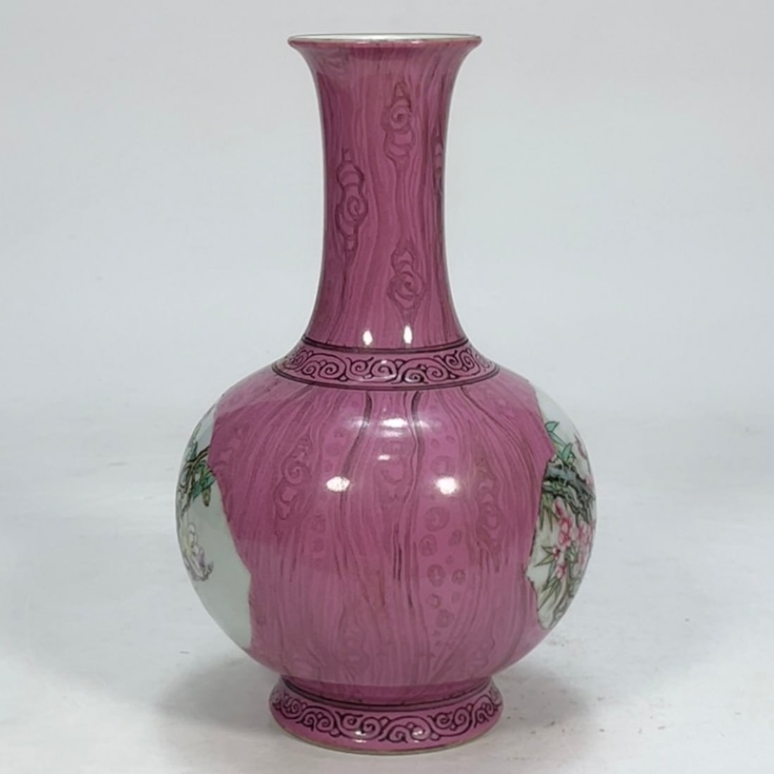 An Exquisite Ruby Red-Glazed Flower and Butterfly Pattern Vase - 2