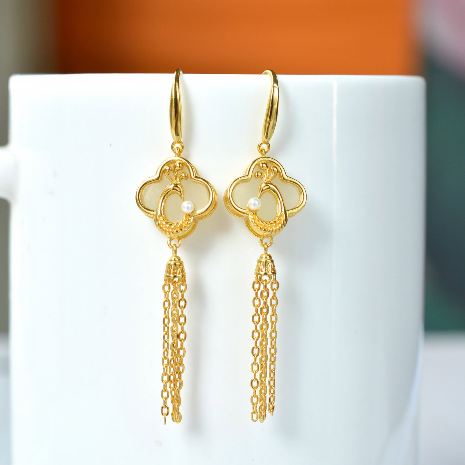 A Pair of Exquisite Sterling Silver-Gold Plated Inlaid White Jade Earrings: A Pair of Exquisite Sterling Silver-Gold Plated Inlaid White Jade Earrings,Size:0.5inx0.5in 一对纯银镀金镶白玉耳环