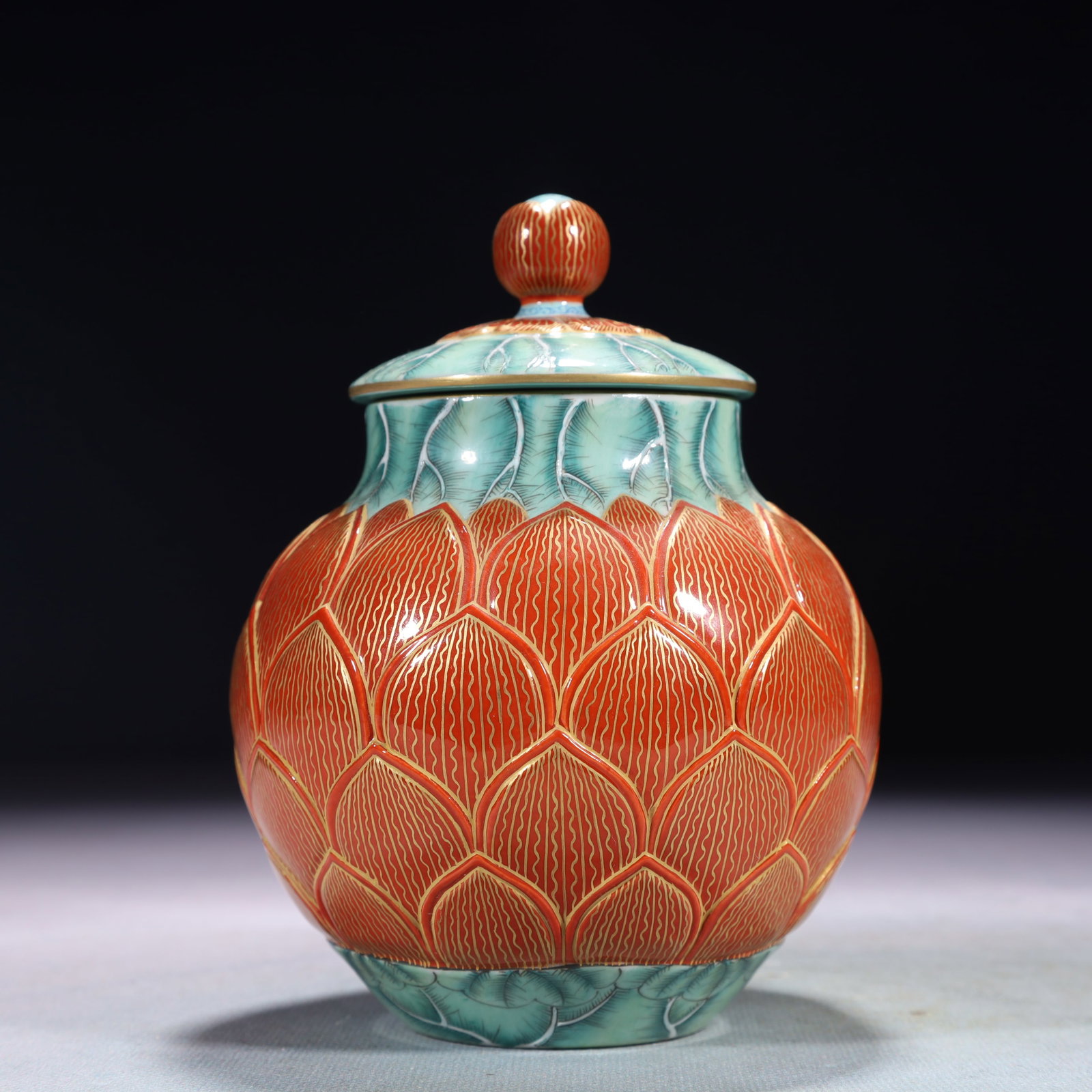 An Exquisite Red Glazed Flower Pattern Teapot - 2