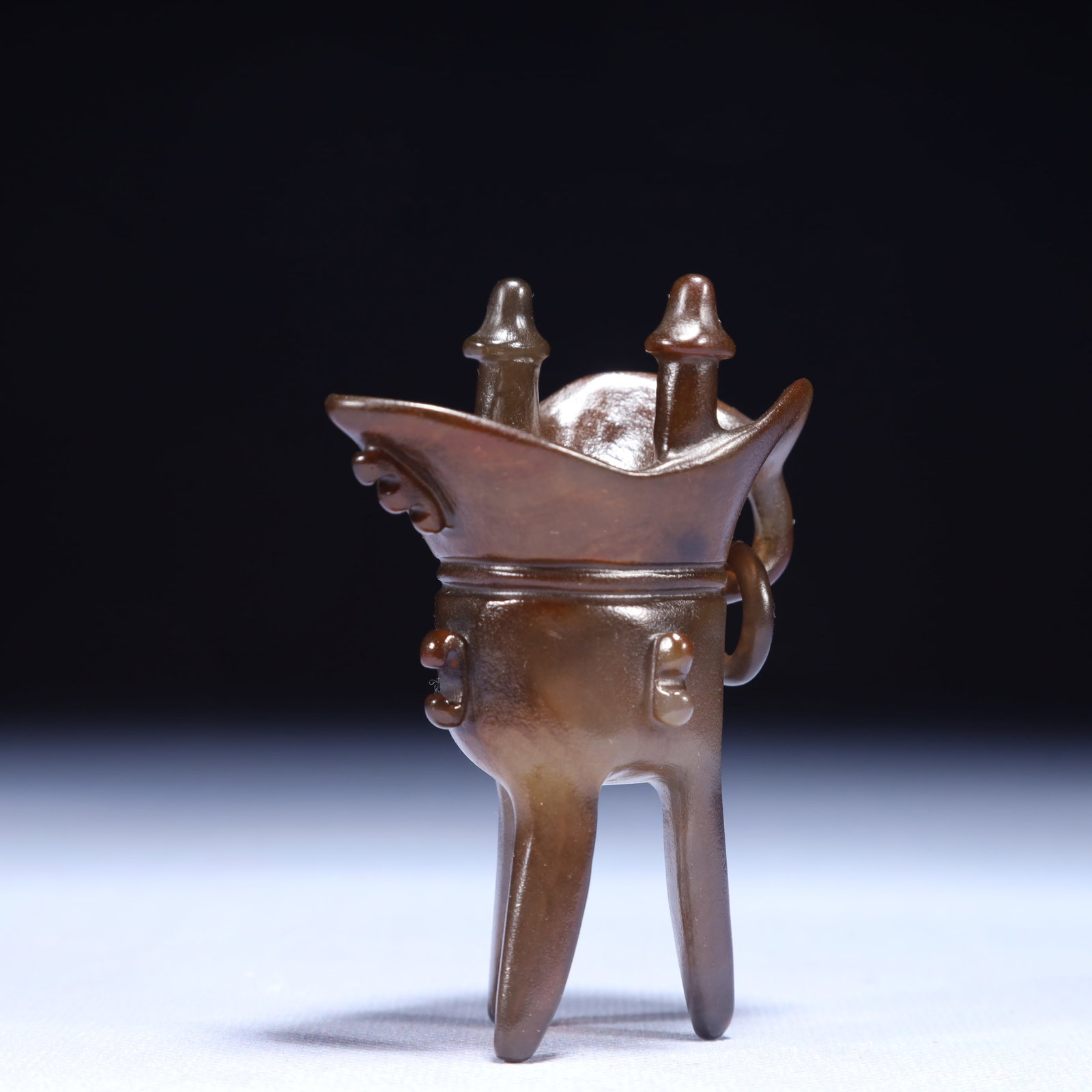 An Exquisite Agate Tripod Cup - 2
