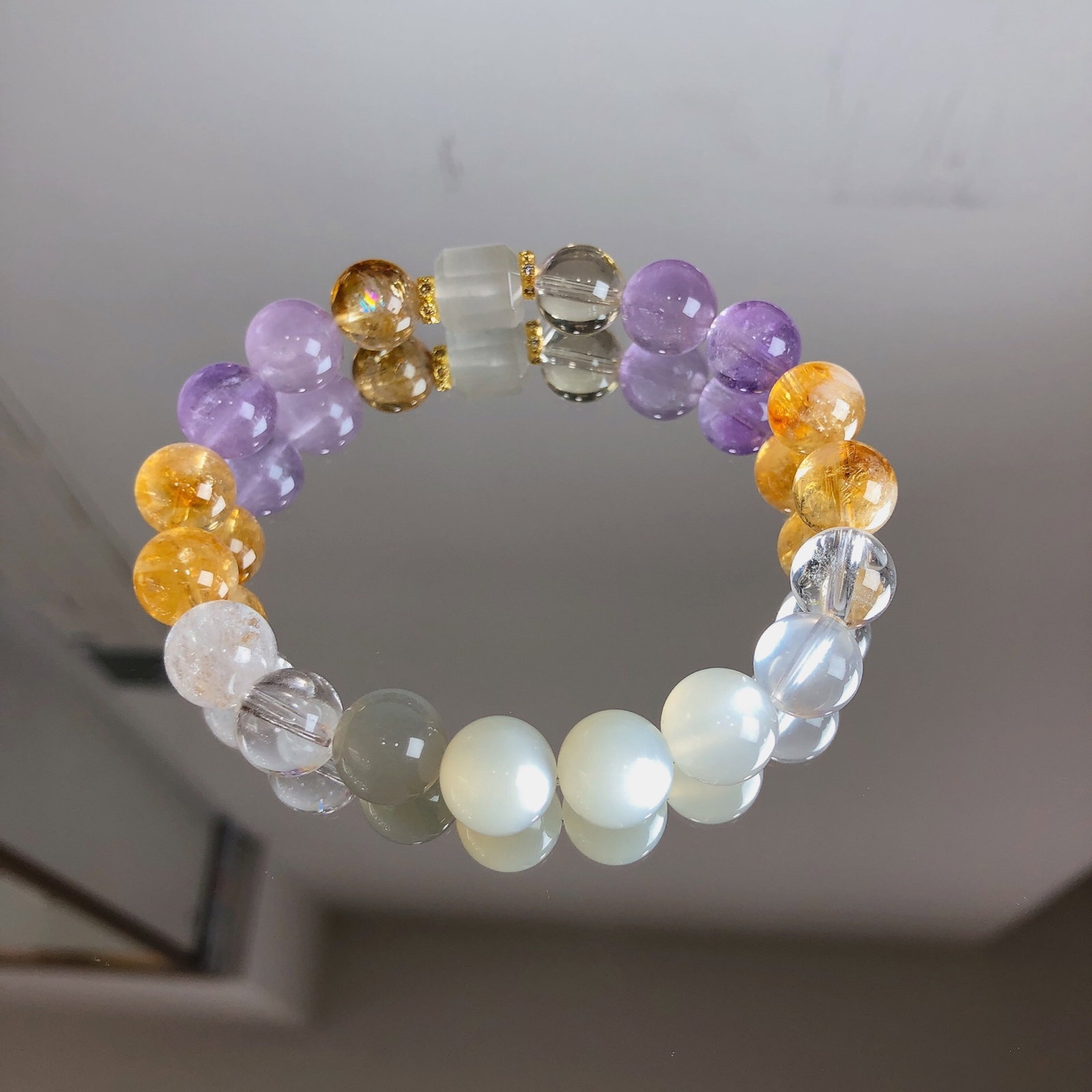 An Exquisite Crystal Bracelet - 2