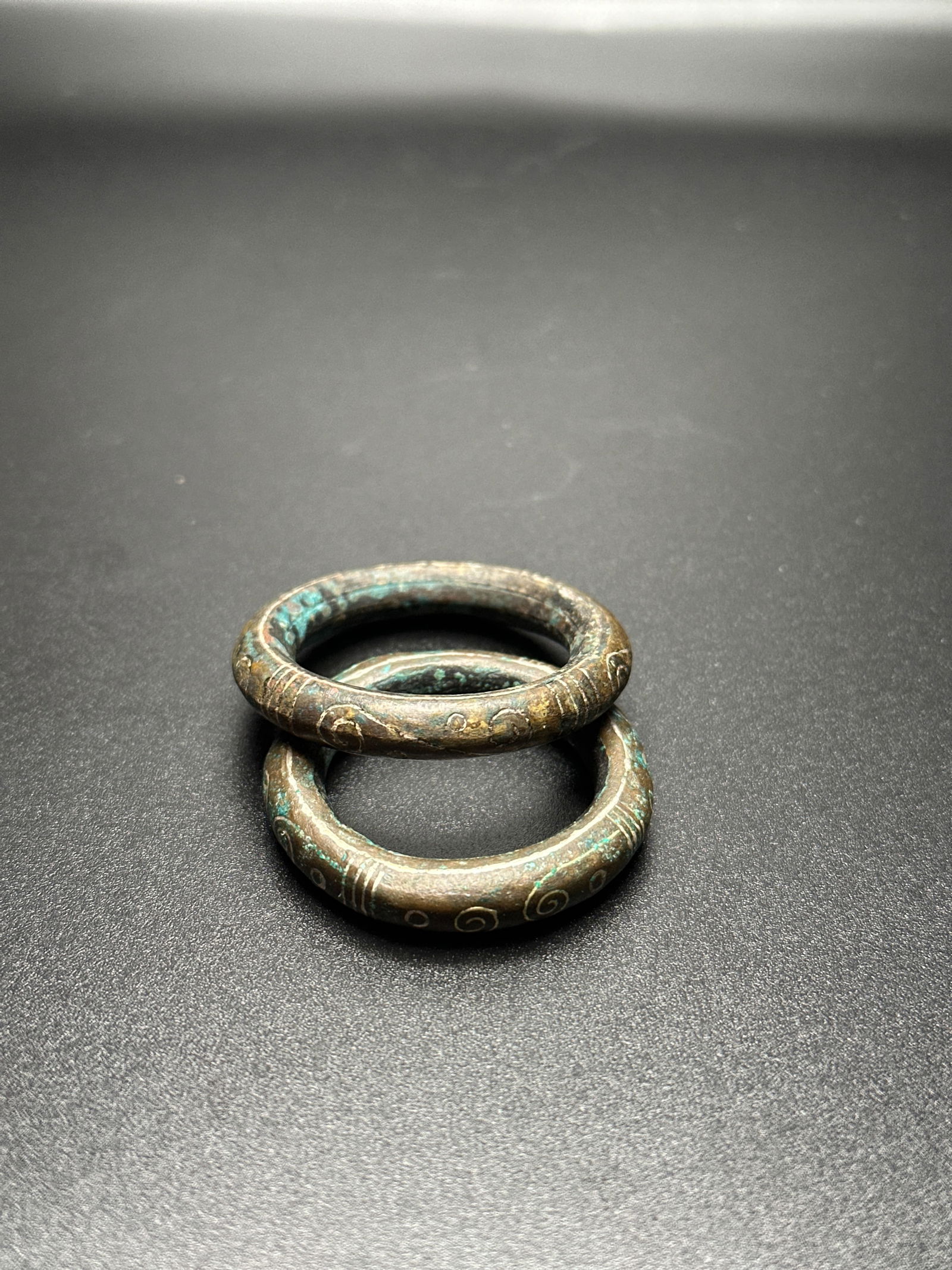 A pair of Bronze Ring, Warring States Period (1 of 3)