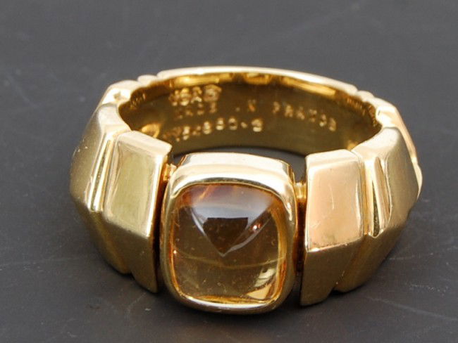 Ring 18k y.g., Van Cleef & Arpels, Citrine 6x8mm: Ring by Van Cleef & Arpels, France, 18k yellow gold with oval 4-sided cabochon Citrine, 6 x 8 mm, 7.3 dwt