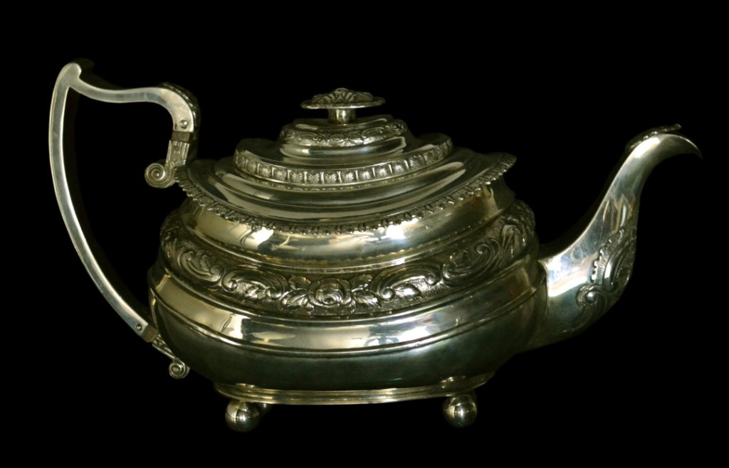 Teapot, Silver, William Bateman, London 1818, 25 oz.: Teapot, Silver, William Bateman, London 1818 Form: Teapot Makers Mark: WB on handle, body & lid Country of Origin: Great Britain Other Marks Date Letter, passant, no monogram Decoration: Superb piece.
