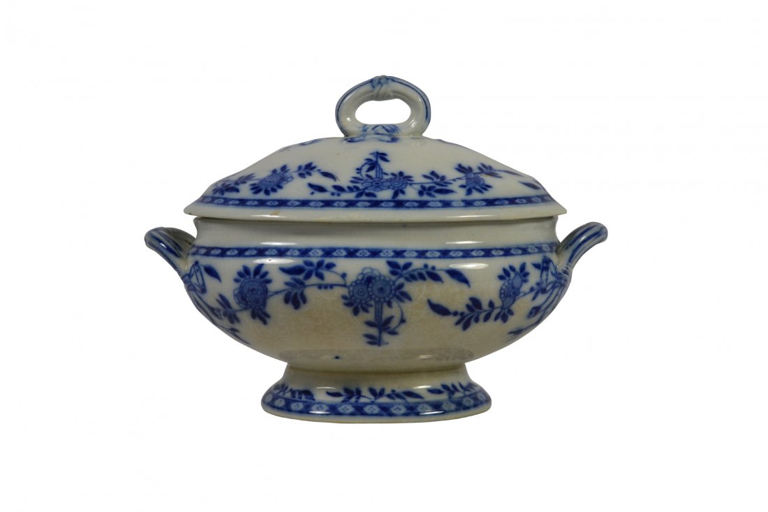 Gravy Boat w/ Lid, Minton, Delft, c. 1870: Gravy Boat w/ Lid, Minton, Delft, c. 1870 Form: Gravy boat with lid Components: Hard paste Decoration: Flowers and foliage. Colors: Blue Markings: 'Mintons Delft' Date: Circa 1870 Provenance: The esta