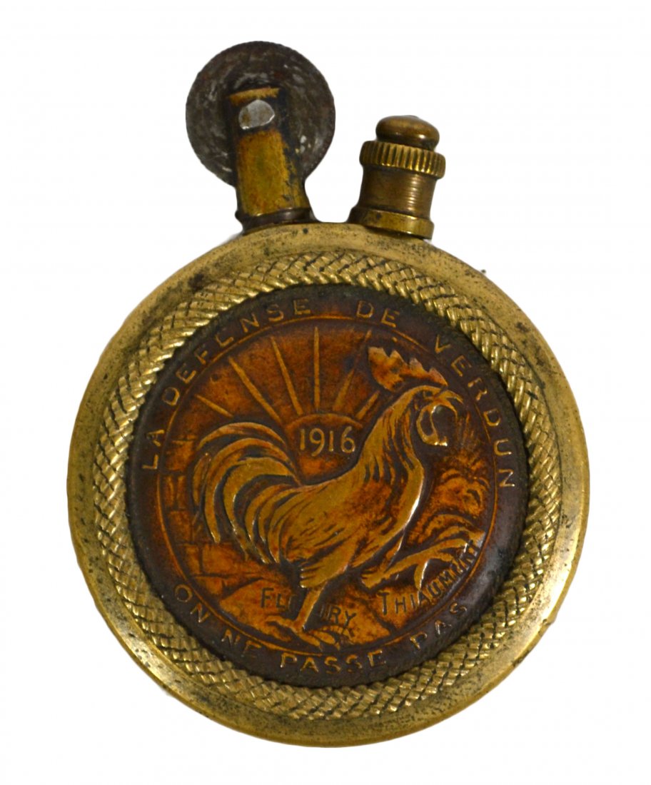 Trench lighter, WW1,brass, copper,1916: Trench lighter, WW1,brass, copper,1916 Trench lighter Material: Brass, copper, Construction: Screwed, pinned Marks: DEFENSE DE Al Verdun Un Ne Passe Pas âe Colors: Brass, Copper Features: WWI Trench 