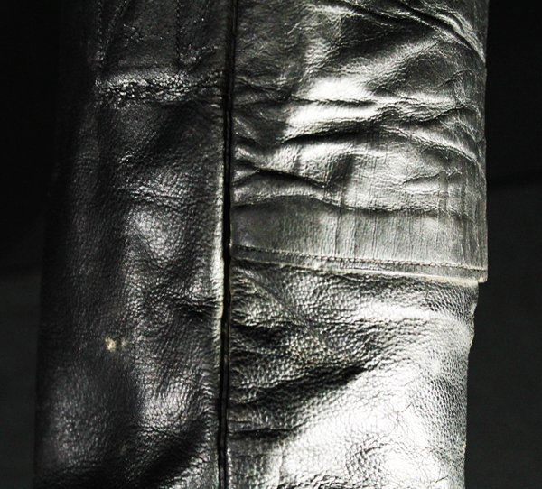 Shoulder straps & Boots, C.W. Union General, 2pcs: Description: A pair of civil war riding boots & shoulder straps. Riding boots, Black riding boots with a ½ stacked heel secured by iron bands. Pull on tabs of a woven canvasA pair of shoulder straps