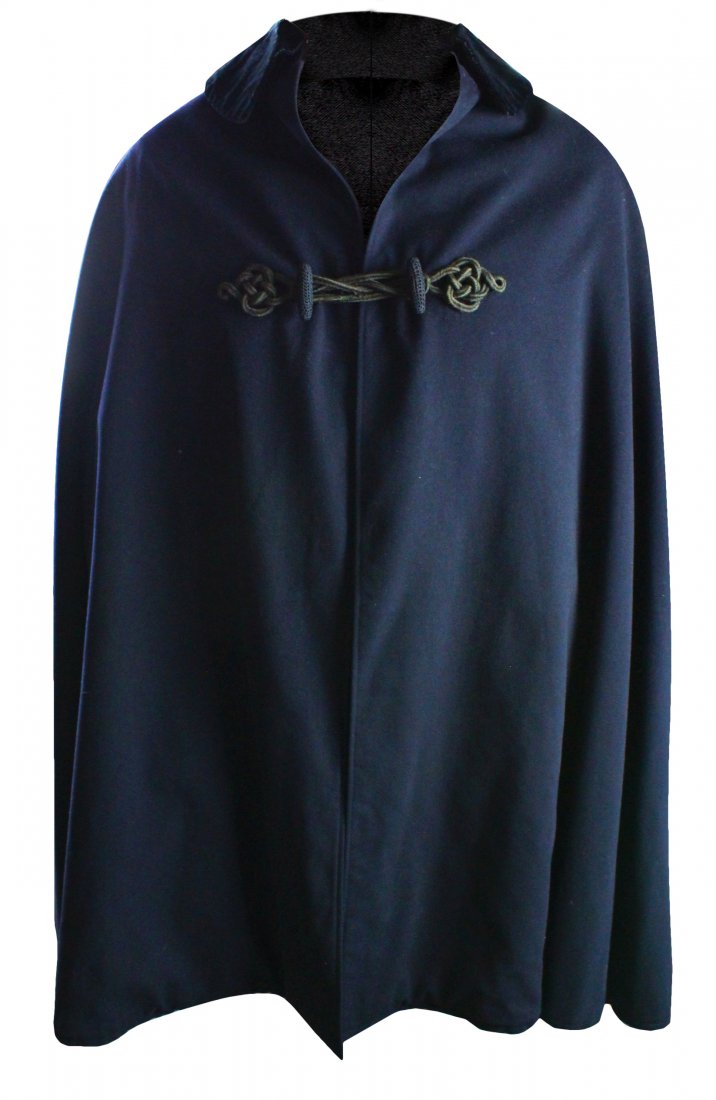 Cape, Naval Officer's Dress, Wool and Velvet: Antique and Collectables Category: Militaria Description: Velvet lined wool cape with the original label of Carr, Mears, and Dawson 45 Granby St., Norfolk, VA early 20th century. On the pocket is a la