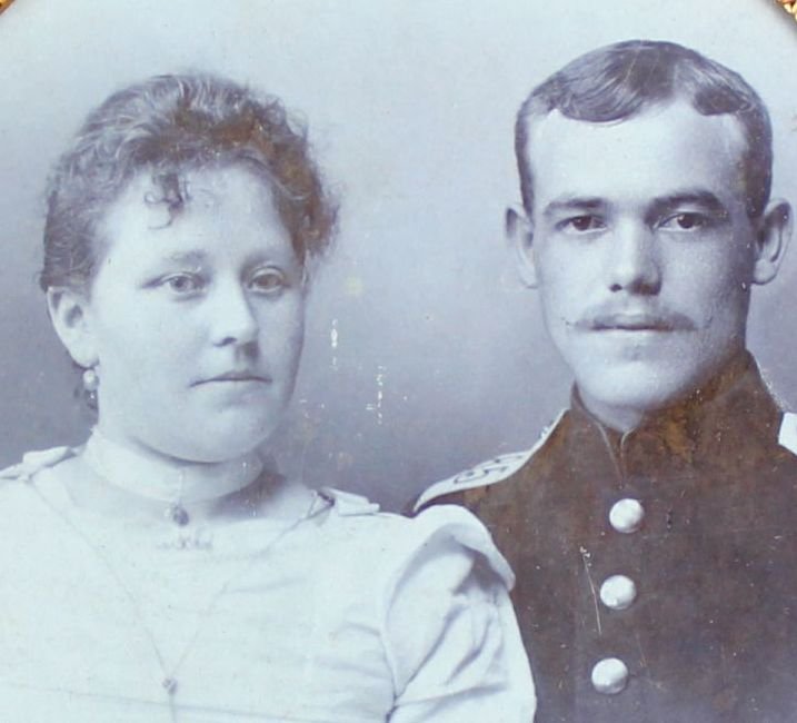 Carte de Visite, Man and Wife, Sixth Plate: Antique and Collectables Category: Photographia Description: This photo is of a man and woman, spouses. The woman is wearing a white dress with a matching choker while the man is in military uniform w