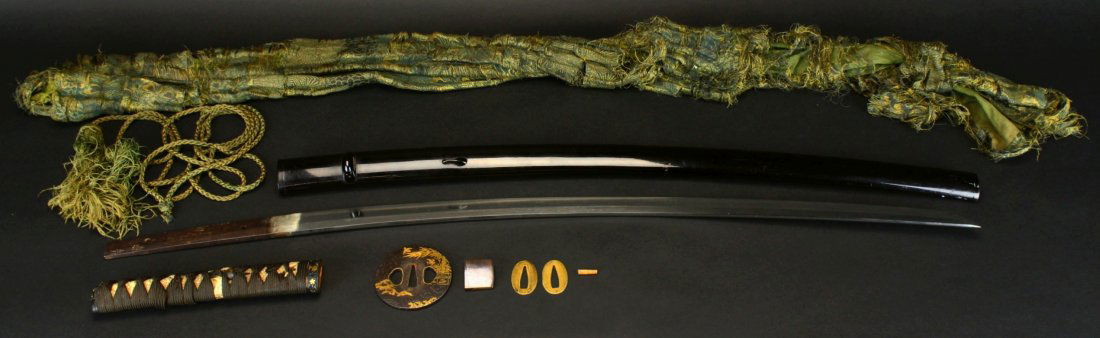 Japanese Samurai Nambokucho Period Tachi Sword (1 of 10)