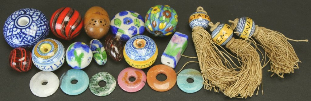 (21) Lot of Beads, Glass, Porcelain (1 of 2)