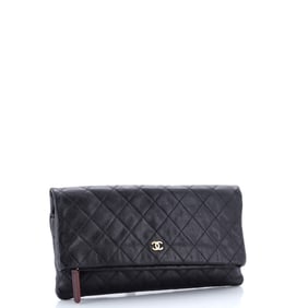 Chanel Beauty CC Clutch Quilted Caviar (Black)