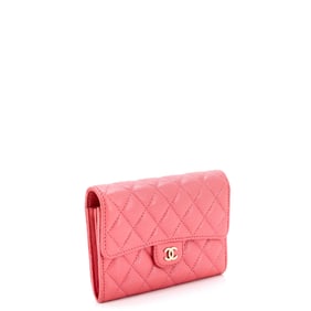 Chanel Chanel CC Gusset Classic Flap Wallet Quilted Caviar Medium