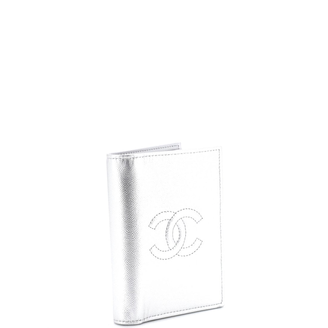 Chanel Timeless CC Passport Holder Caviar: A signature silhouette from Chanel, meticulously crafted to enchant collectors and connoisseurs alike. Featuring the iconic Chanel Timeless CC Passport Holder Caviar, its a testament to refined rebell