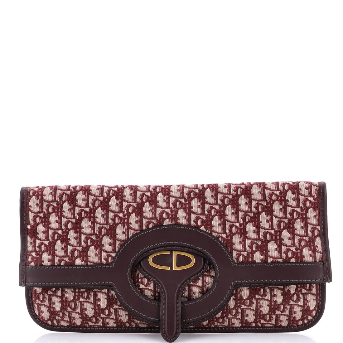 Christian Dior Fold Over Clutch: Christian Dior Fold Over Clutch is not here to be ordinary. It has that rare ability to feel timeless and entirely current at once. It is the sort of piece that does the talking so you do not have to.