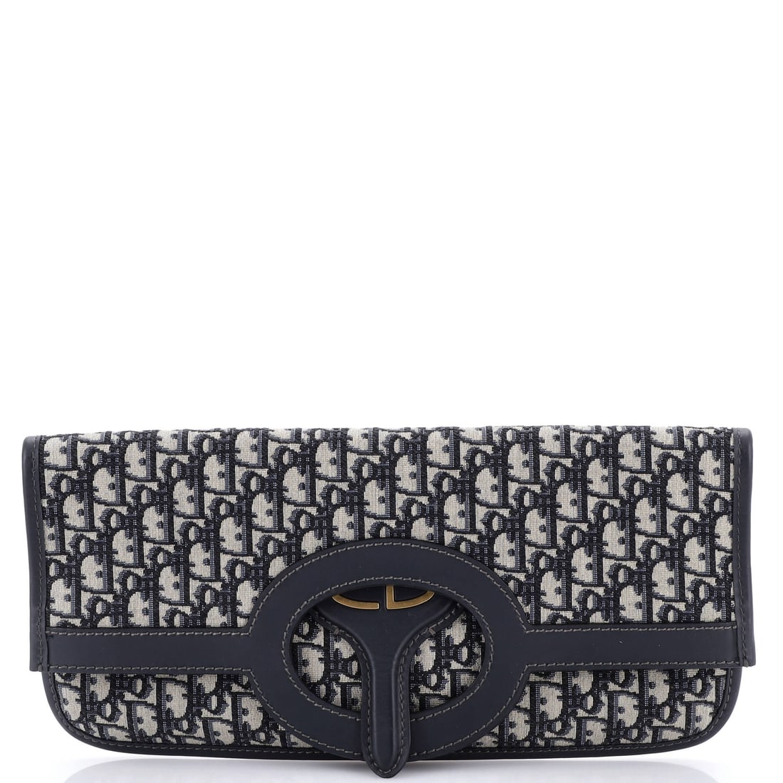 Christian Dior Fold Over Clutch: Few silhouettes command a room like the Christian Dior Fold Over Clutch carries itself with the kind of poise that never asks for permission. Luxury, with just enough mischief.