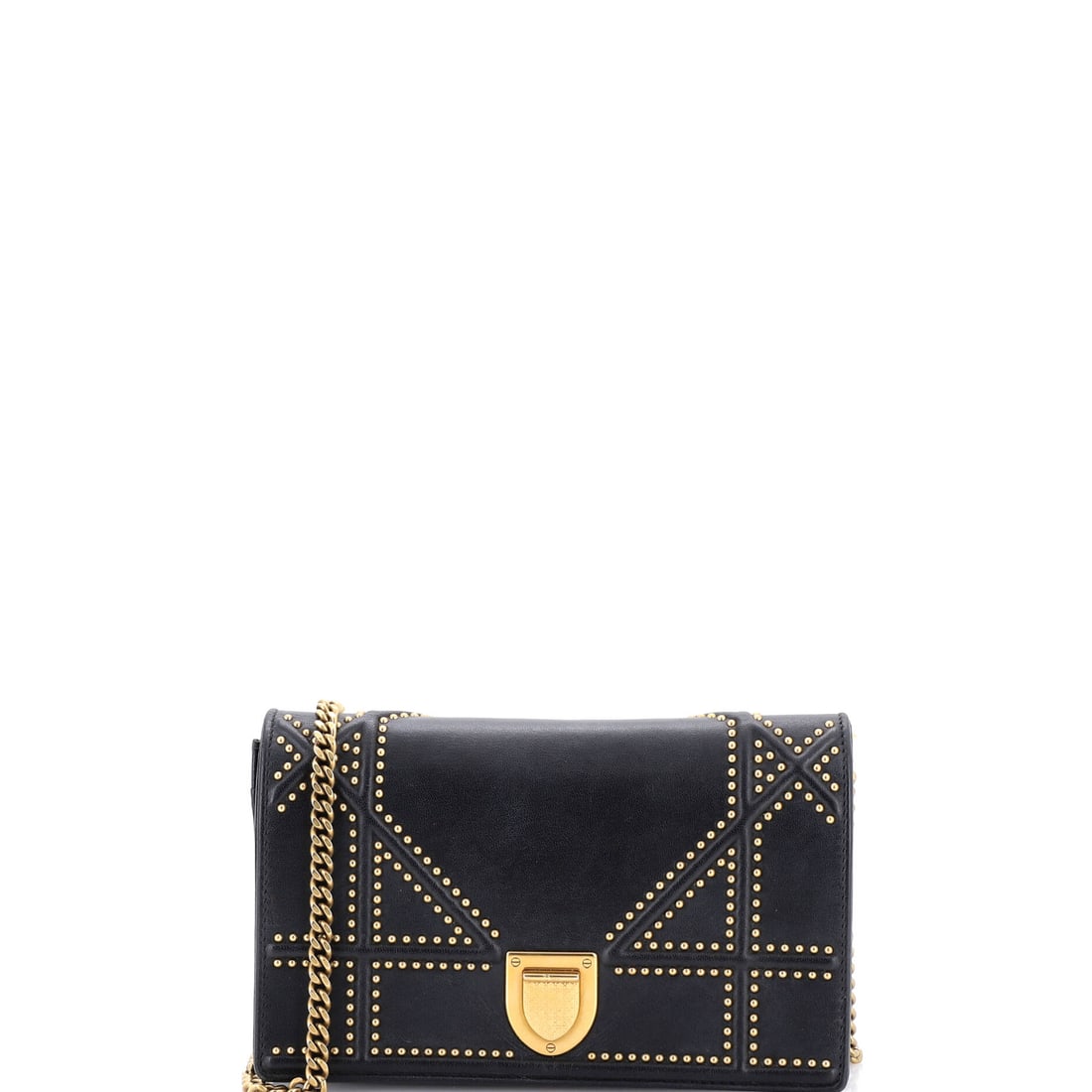 Christian Dior Diorama Wallet on Chain: If confidence were an accessory, it would be the Christian Dior Diorama Wallet on Chain was clearly designed for someone who understands impact. A quiet flex, impeccably executed.