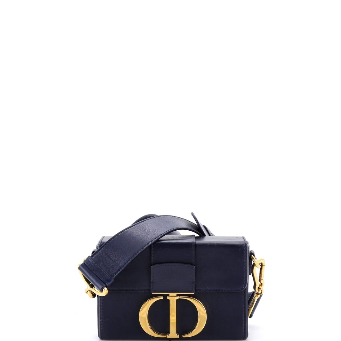 Christian Dior 30 Montaigne Box Bag: Christian Dior 30 Montaigne Box Bag is not here to be ordinary. It pairs beautifully with tailoring, denim, or a dramatic exit. Equal parts classic and cleverly self-aware.