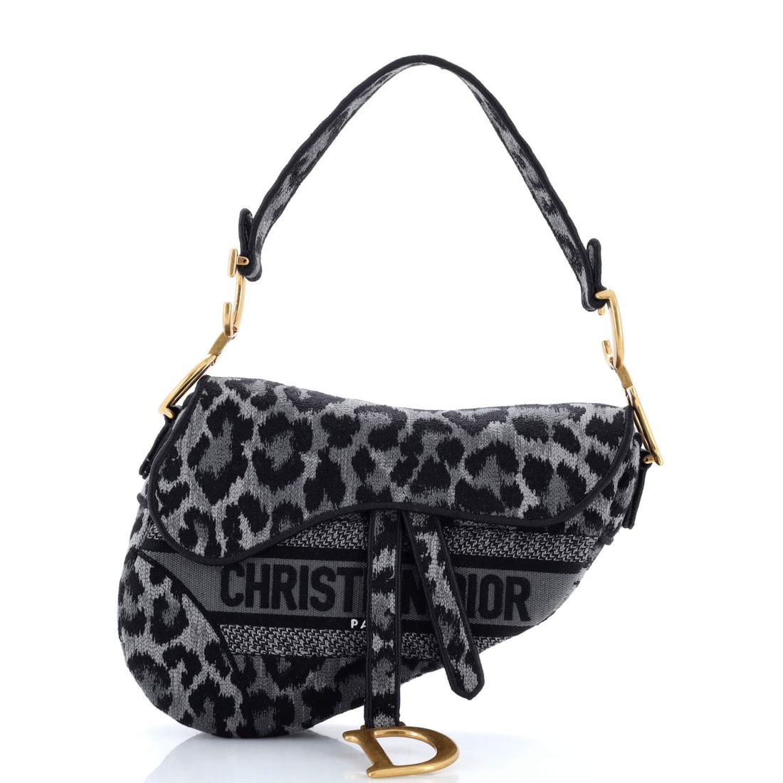 Christian Dior Saddle Handbag: Christian Dior Saddle Handbag is not here to be ordinary. It has that rare ability to feel timeless and entirely current at once. Carry it once and suddenly everything else feels underdressed.