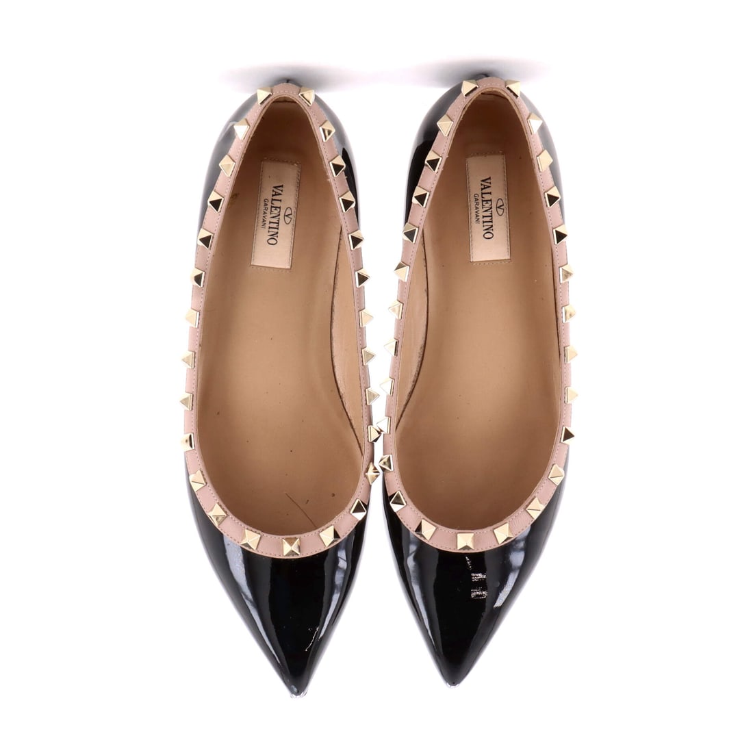 Valentino Garavani Women's Rockstud Ballerina Flats Patent: Lot 805 is an easy yes for anyone building a tight luxury edit. Offered here as Valentino Garavani Valentino Garavani Women's Rockstud Ballerina Flats Patent, finished in Black. Equal parts practical