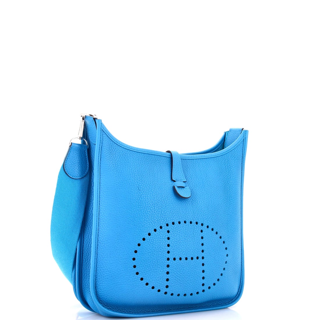 Hermes Evelyne Bag Gen III Clemence PM: Blue meets artisanal mastery in the compact Hermes Evelyne Bag Gen III Clemence PM. Every proportion of this fine materials bag reflects the pinnacle of luxury craftsmanship's commitment to uncompromi
