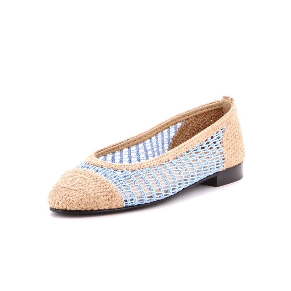 Chanel Women's CC Cap Toe Ballerina Flats Crochet Raffia (US(W) 6 | IT 36): The Chanel Women's CC Cap Toe Ballerina Flats in Crochet Raffia keeps the line of the foot visible while delivering the Chanel silhouette intact in size US(W) 6 | IT 36. Crochet Raffia is the most edi