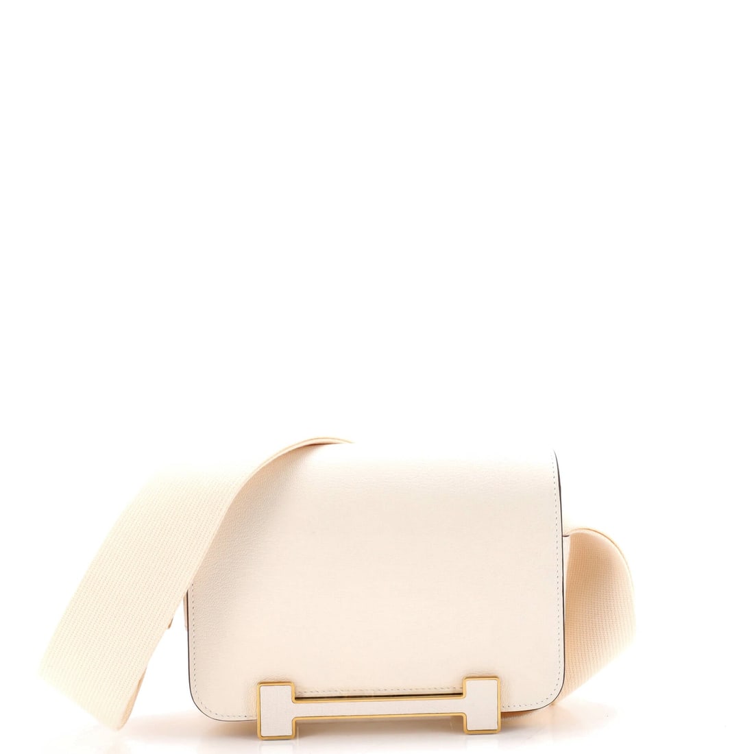 Hermes Geta Bag Chevre Mysore (8"W x 7"H x 3"D): The Hermes Geta Bag in Chevre Mysore reads at first glance as architecture rather than accessory, at a 8 by 7 by 3 inch profile. Chevre is Hermes's goatskin, lighter and more pliable than calf and the