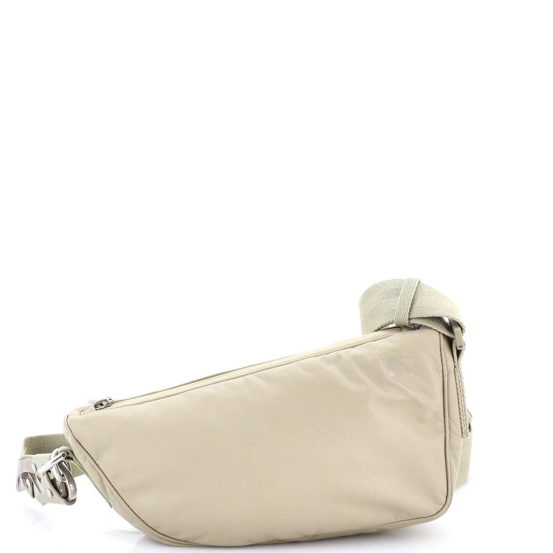 Burberry Shield Messenger Bag Leather Medium: The Shield Messenger Bag sits in Burberry's most quietly confident silhouette family, where line and weight do the talking. The build sits in Leather, finished to the standard that defines the maison'