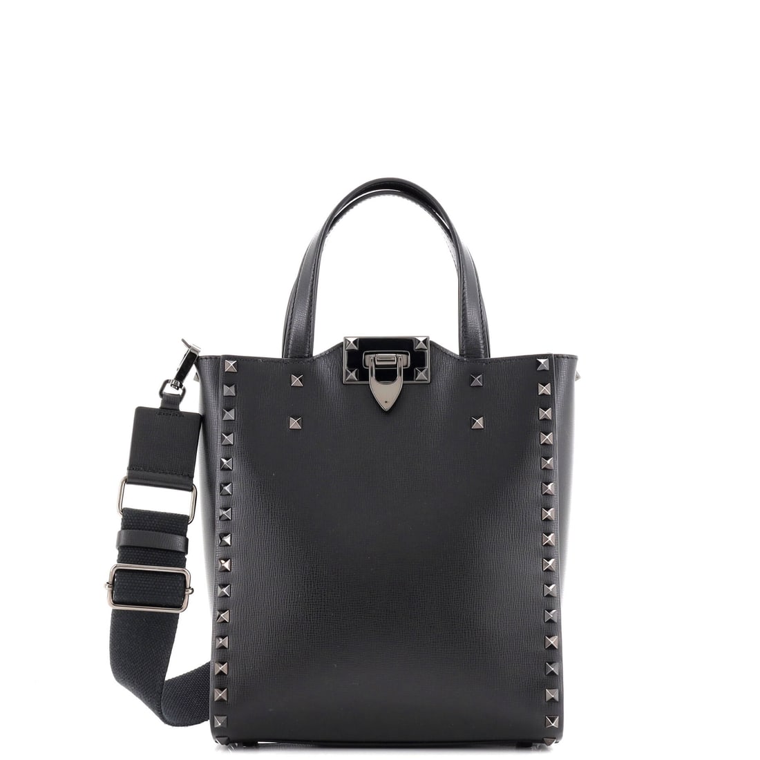 Valentino Garavani Rockstud Alcove Tote Leather Medium: Presented here, the Valentino Garavani Rockstud Alcove Tote arrives with the proportions and stance that the house refined into a recognizable signature. The build sits in Leather, finished to the sta