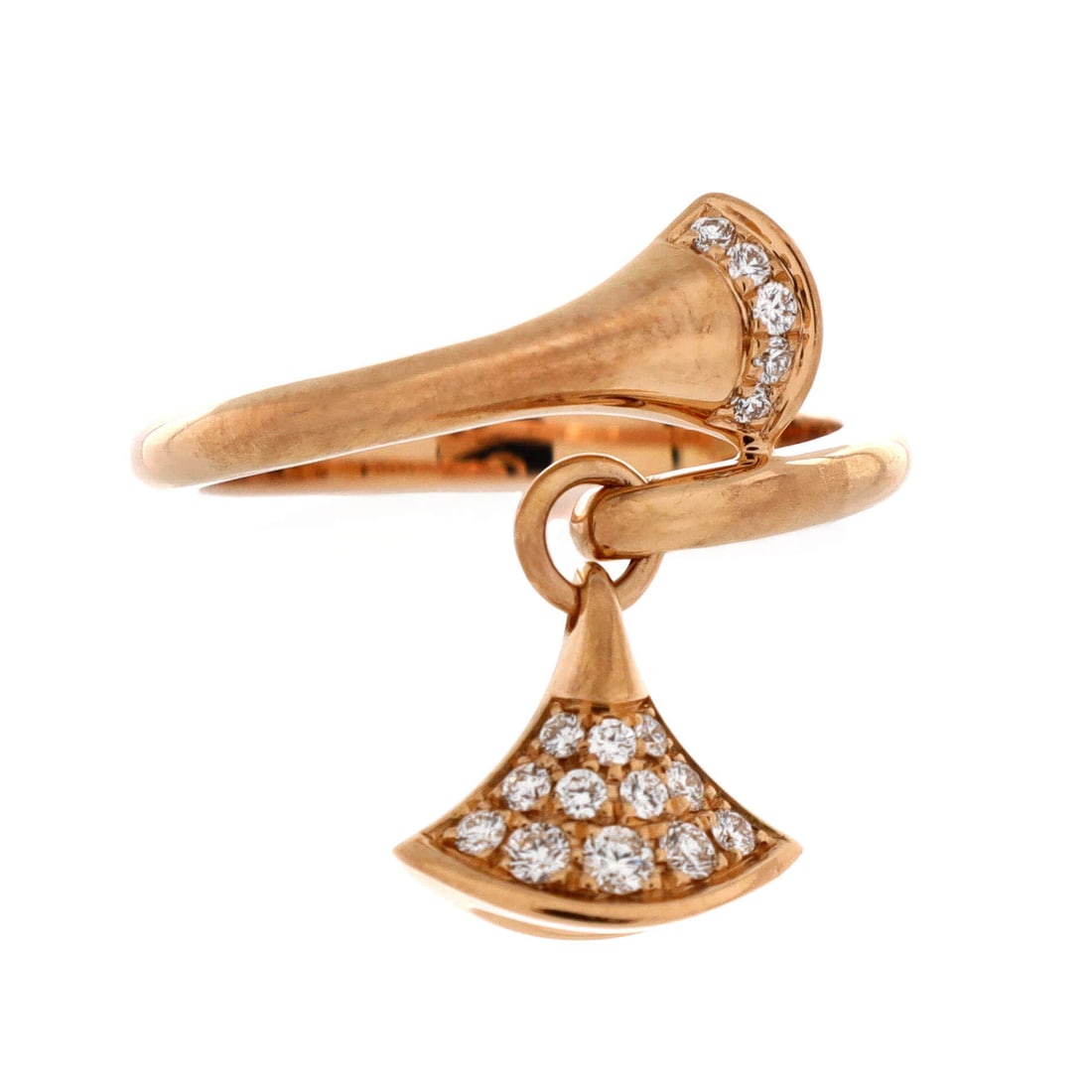 Bvlgari Divas' Dream Charm Ring 18K Rose Gold with Diamonds 5.75-51: Crisply finished, the Bvlgari Divas' Dream Charm Ring reads cleanly from across the room. Worked in 18K Rose Gold with Diamonds. The band width sits in the wearable-stack range, so it pairs naturally 