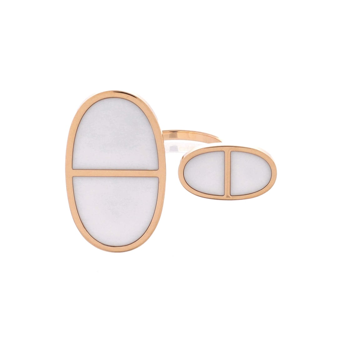 Hermes Chaine d'Ancre Verso Ring 18K Rose Gold with Ceramic Very Large: Sculpted to wear, the Hermes Chaine d'Ancre Verso Ring reads sculptural rather than oversized. Worked in 18K Rose Gold with Ceramic. Mass-wise it lands in the comfortable mid-weight band that wears ev
