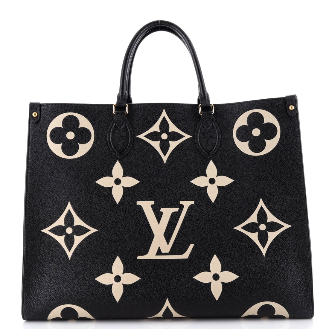 Bvlgari Serpenti Top Handle Bag Patent Small: Drawn in patent, this Bvlgari Serpenti Top Handle Bag carries the surface character that only develops with the right atelier behind it. A clean, editorial red pulls the eye first, calibrated to read