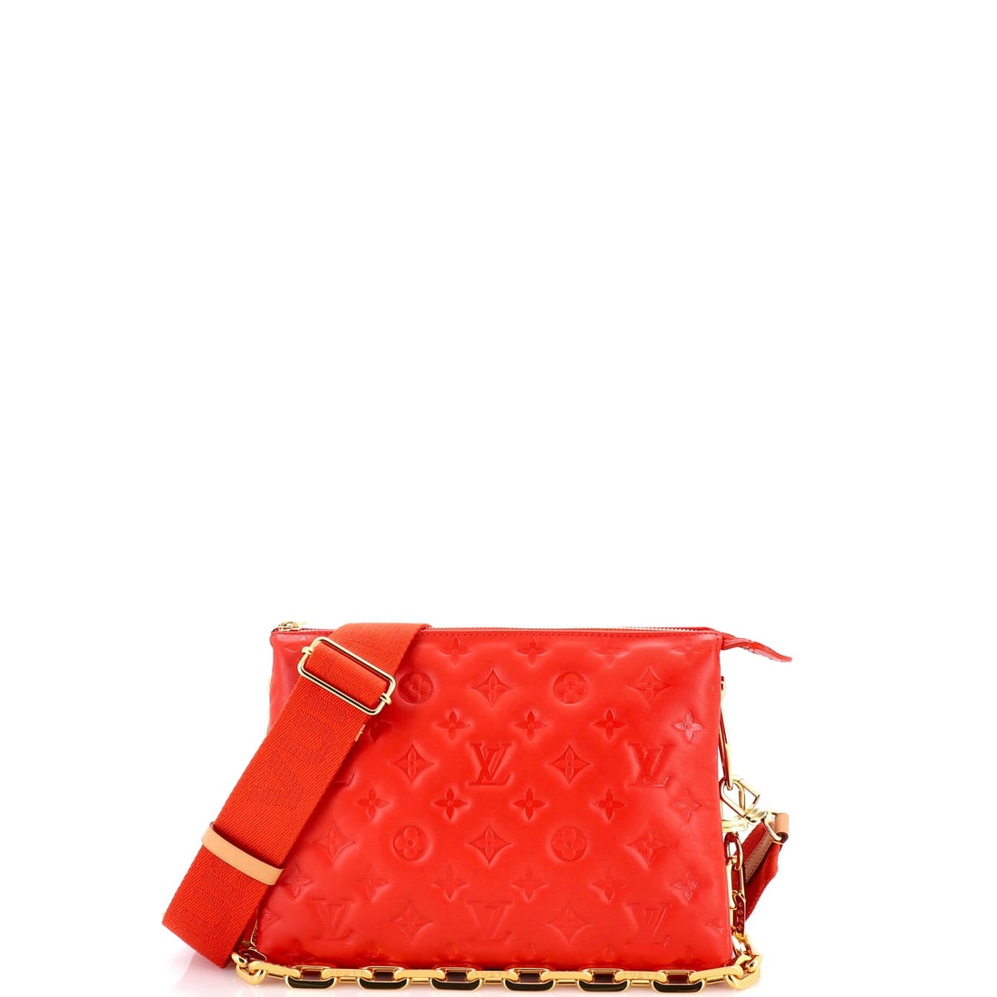 Bottega Veneta Loop Crossbody Bag Intrecciato Nappa Mini: Of the Bottega Veneta Loop Crossbody Bag's sizing options, this is the cut that handles the broadest range of occasions without compromise. The green treatment carries its own presence, cut from intre