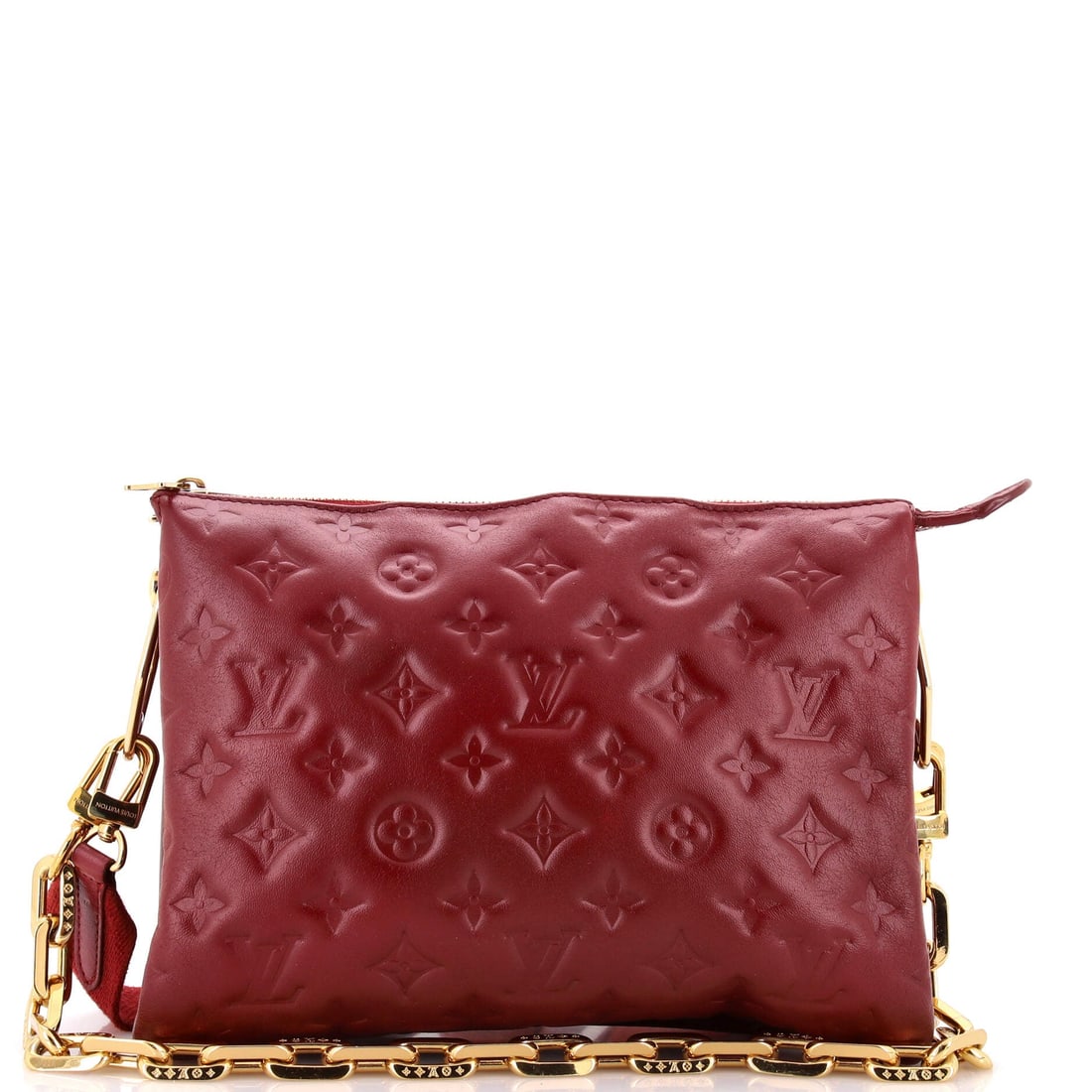 Prada Triangle Tote Spazzolato Leather Mini: Triangle Tote in spazzolato leather sits squarely within the Prada canon, the structural language unmistakable on sight. The silver colorway sits richly across the surface, holding the surface luminou