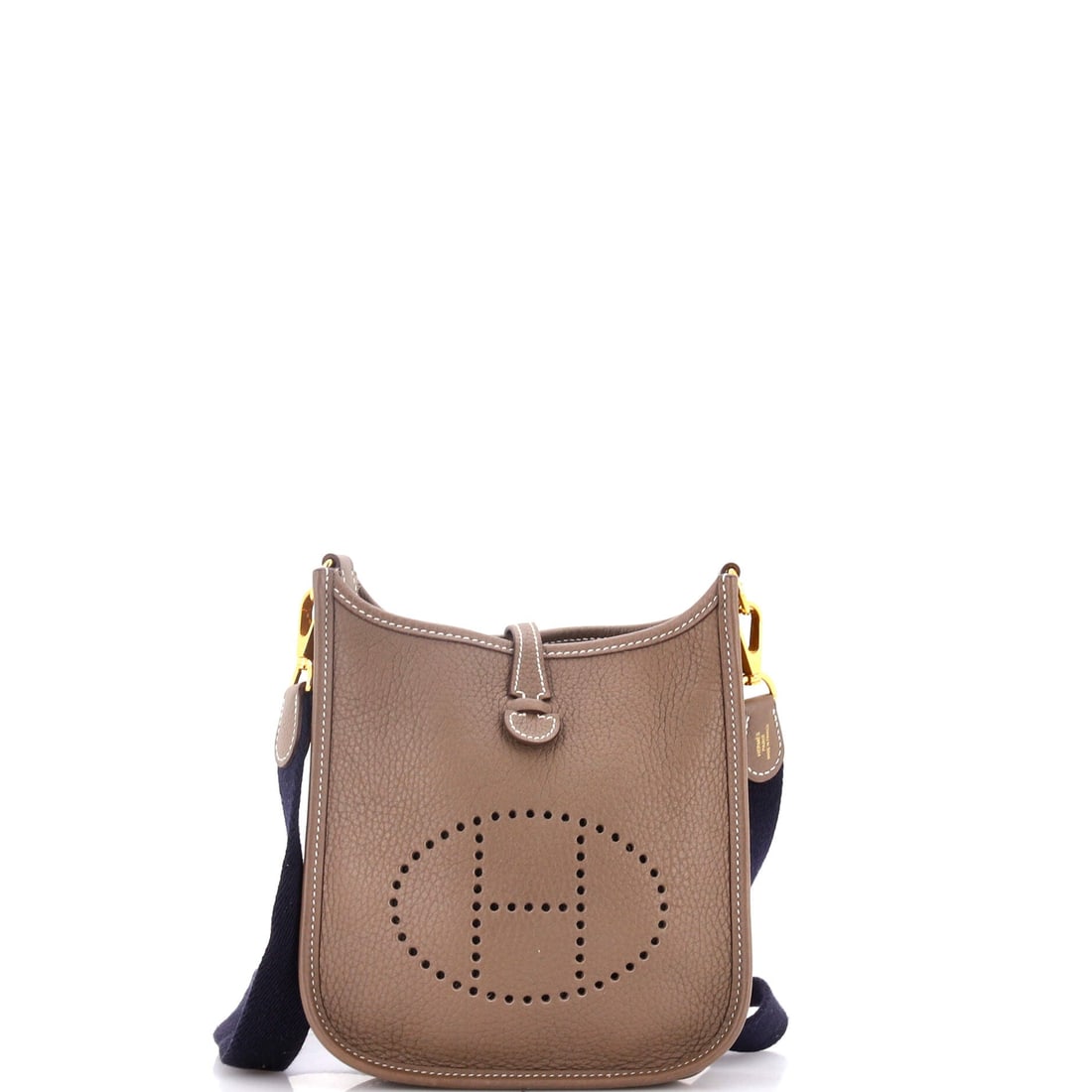 Louis Vuitton Felicie Pochette Monogram Canvas: Louis Vuitton chose monogram canvas for this Felicie Pochette with deliberate intent, the texture earning its place over time. Cast in a saturated brown, cut from Monogram, the canvas Georges Vuitton 