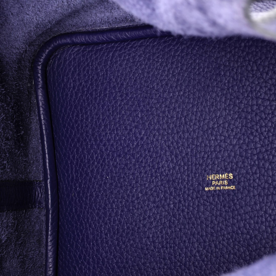 Gucci GG Marmont Flap Bag Matelasse Leather Mini: This Gucci GG Marmont Flap Bag sits at the most usable size of its line, a proportion the house returns to season after season. The neutral treatment carries its own presence, cut from matelasse, the 