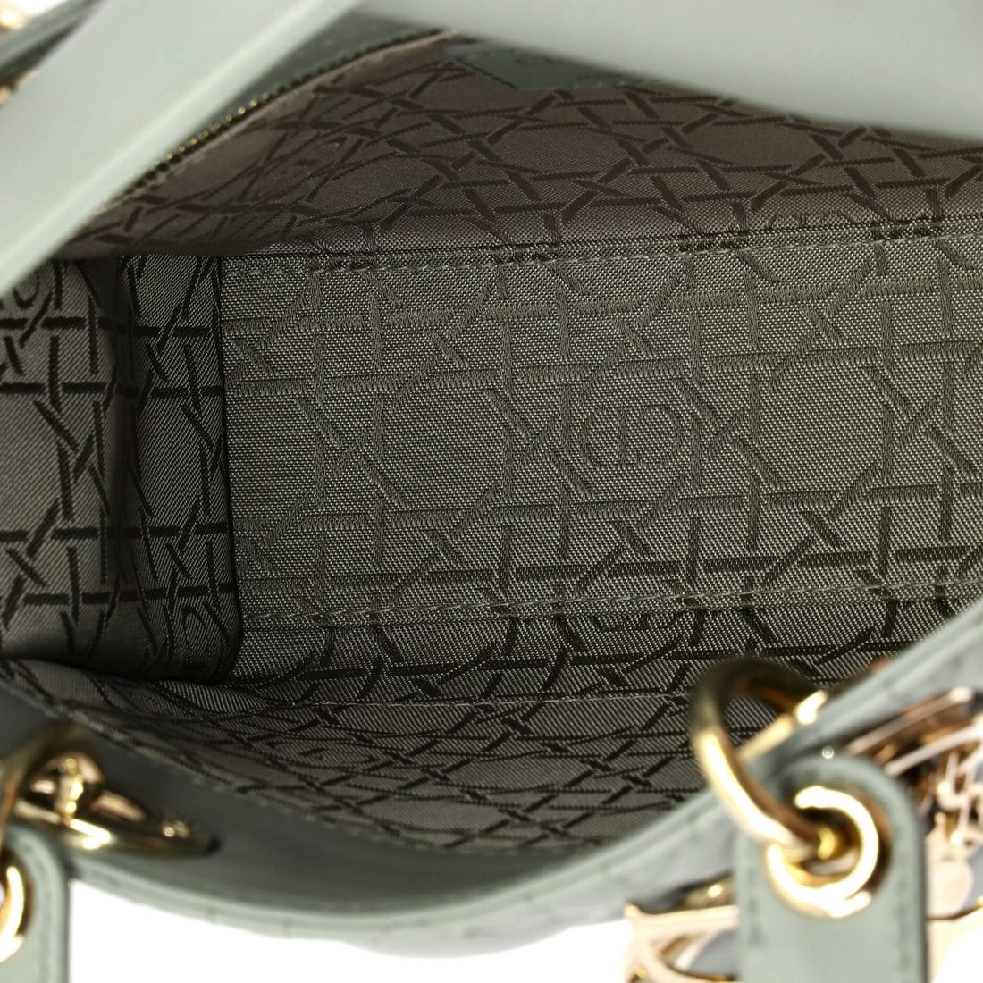 Gucci Dionysus Bag GG Coated Canvas Small: The proportions place this Gucci Dionysus Bag in the house's everyday wing rather than its statement or evening territory. Cast in a saturated brown, red, cut from coated canvas, the lightweight, weat