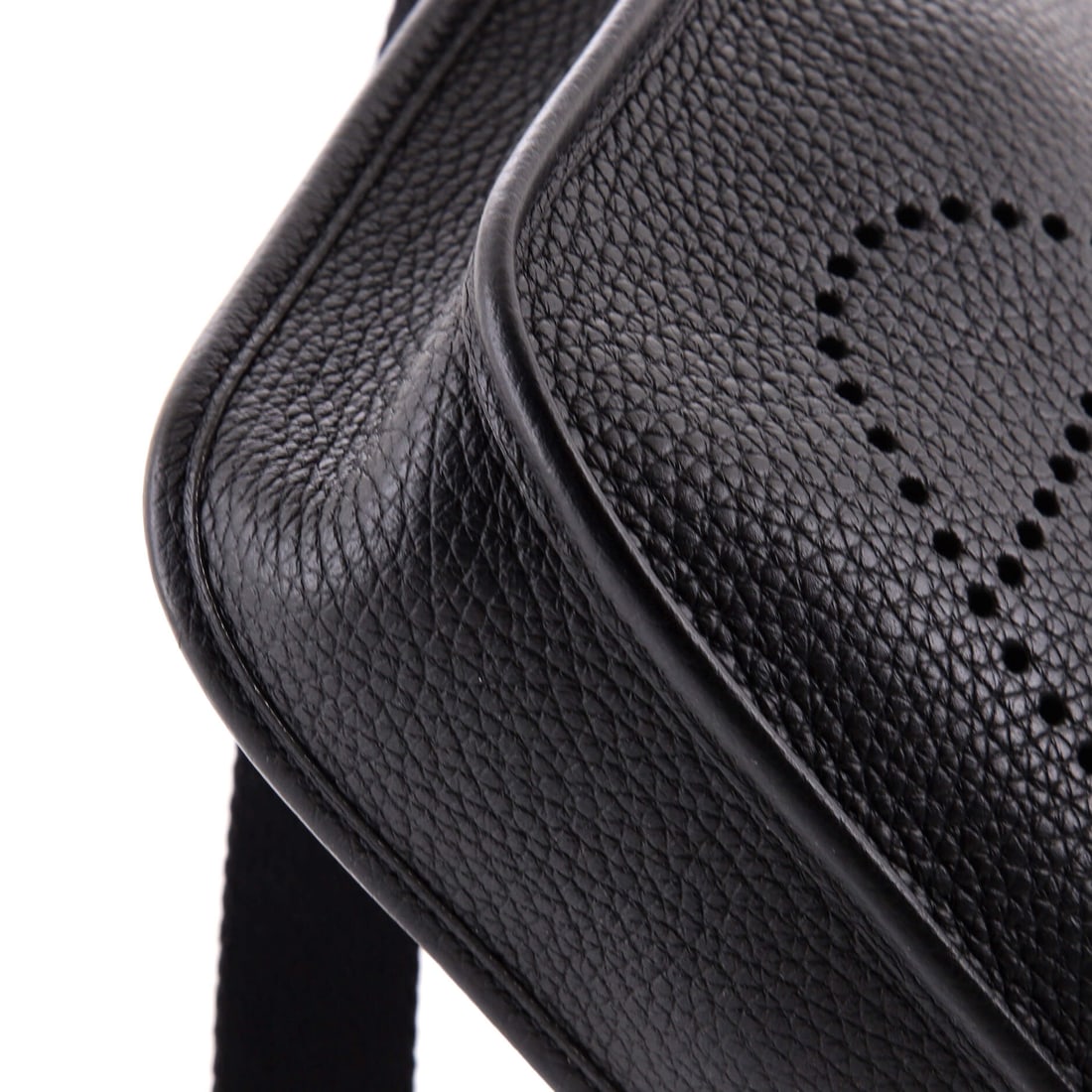 Christian Dior Saddle Crossbody Bag Leather: Open the Christian Dior Saddle Crossbody Bag and the pocketing is the first thing you notice, the kind of interior that takes structure seriously. Cast in a saturated black, the kind of palette that e