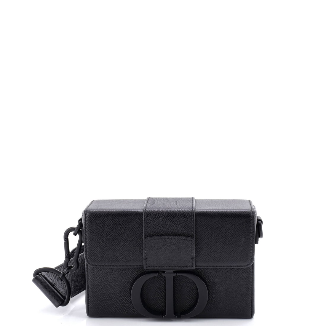 Christian Dior Ultra Matte 30 Montaigne Box Bag Leather: The Christian Dior Ultra Matte 30 Montaigne Box Bag rides where it should, an ergonomic geometry that explains why the silhouette has stayed in production. The black colorway sits richly across the su