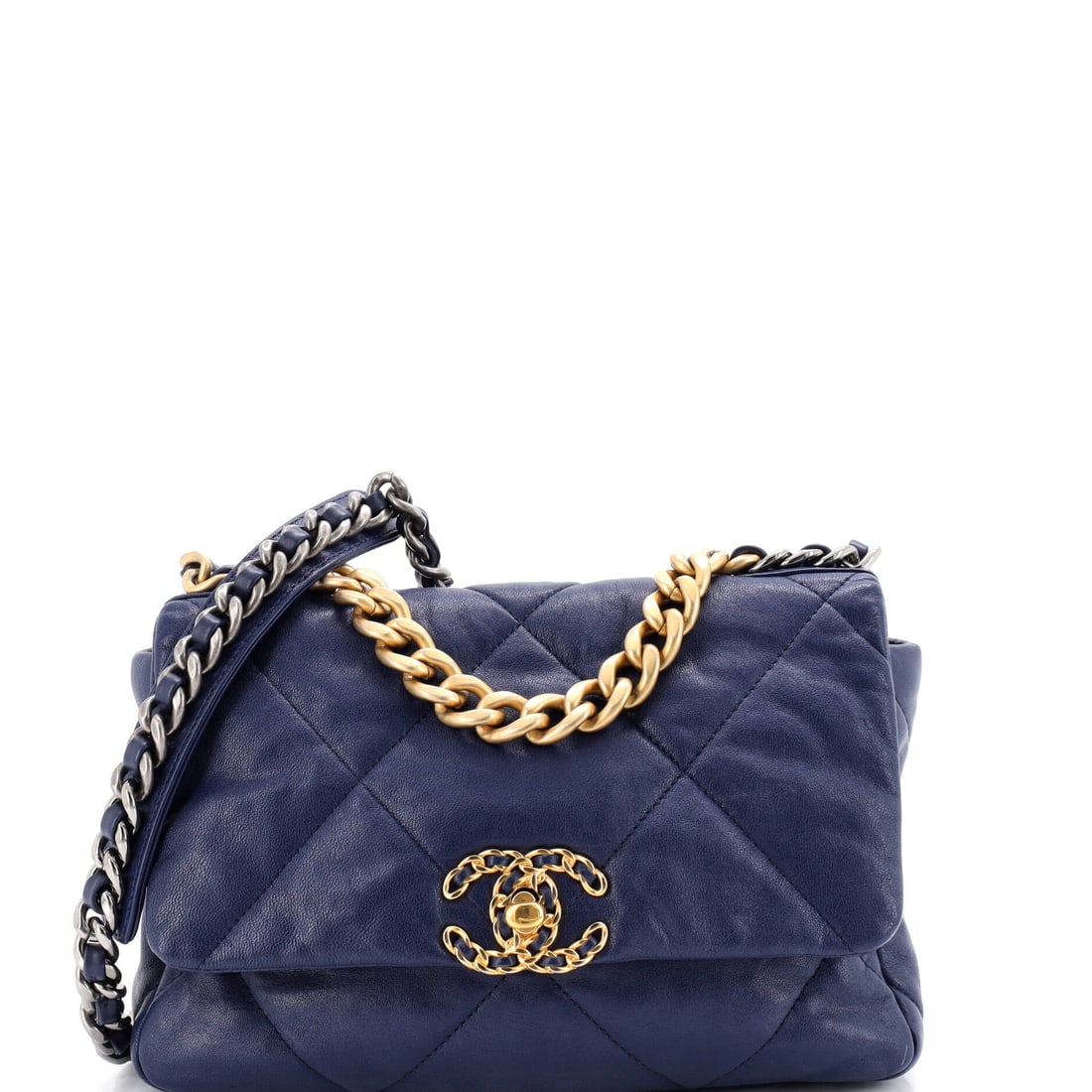 Hermes Evelyne Bag Gen III Clemence TPM: Built around its interior pockets, the Hermes Evelyne Bag Gen III solves the daily-carry equation with the maison's familiar precision. The material story here is Clemence, a supple grained calfskin t