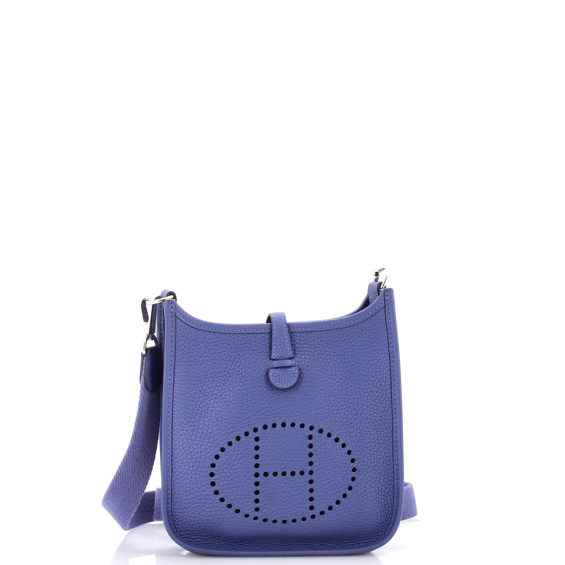 Hermes Evelyne Bag Gen III Clemence TPM: Set down on a console, the Hermes Evelyne Bag Gen III reads architectural, with proportions the house clearly tested before signing off. Built in Clemence, a supple grained calfskin that softens beaut