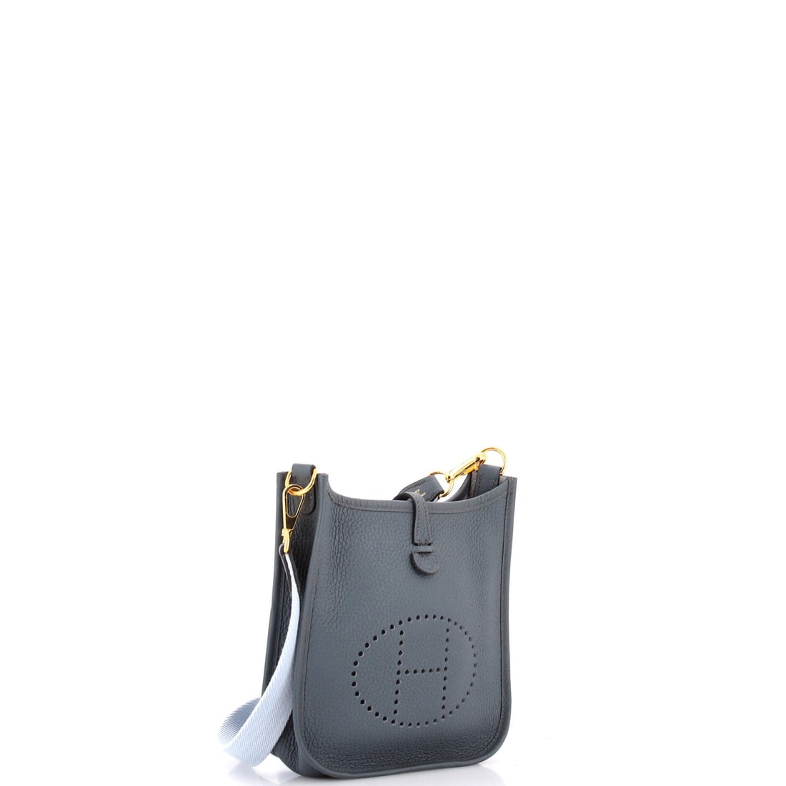 Hermes Evelyne Bag Gen III Clemence TPM: Worn on the shoulder, the Hermes Evelyne Bag Gen III holds its line and its weight in a way that explains why the model gets repeat-bought. Finished in Clemence, a supple grained calfskin that