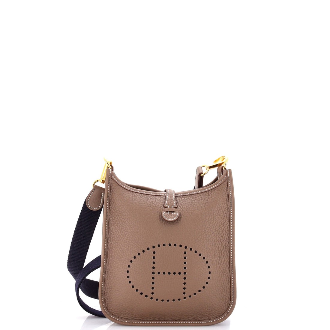 Hermes Evelyne Bag Gen III Clemence TPM: This Hermes Evelyne Bag Gen III continues a line of thinking the house has been polishing for years, with each version adjusting proportion and finish a degree at a time. Built in Clemence, a supple g