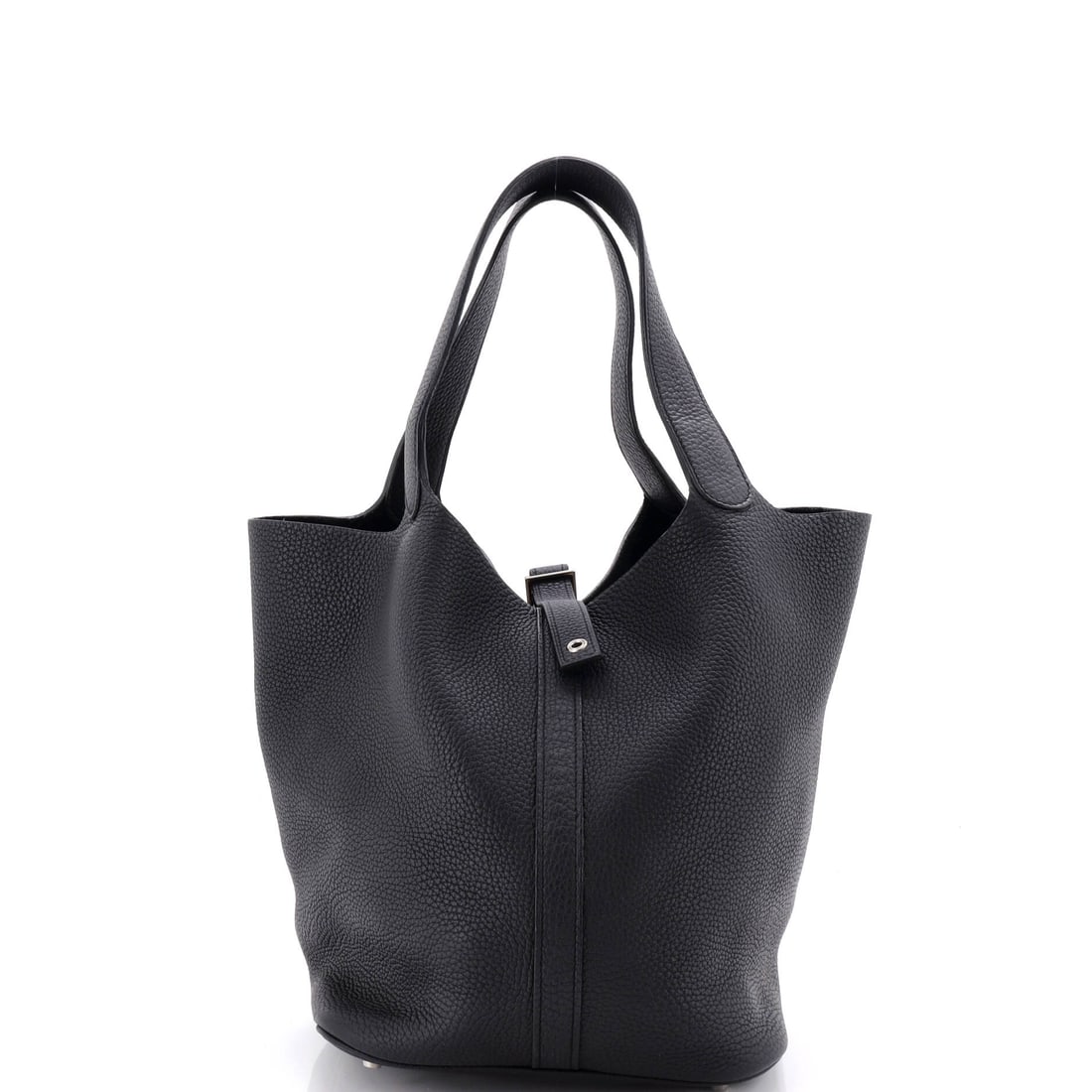 Hermes Picotin Lock Bag Clemence GM Black: The Hermes Picotin Lock Bag in black Clemence leather. It is presented in the GM size. Offered through Maison de Beaubigonne with authenticity guaranteed. It measures approximately 10 x 10 x 8 inches.