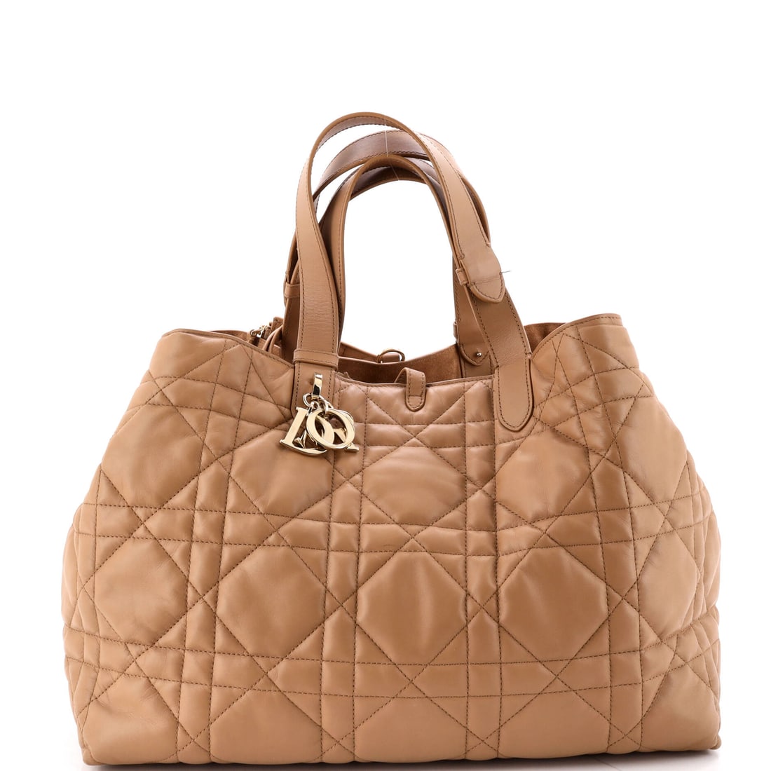Christian Dior Toujours Tote Bag Macrocannage Quilt Calfskin Large Neutral: Christian Dior's Toujours Tote Bag Macrocannage Quilt in neutral calfskin leather. This is the Large format. Scale runs to about 10.5 x 14.5 x 7.5 inches. Its balance of form and brand identity positi