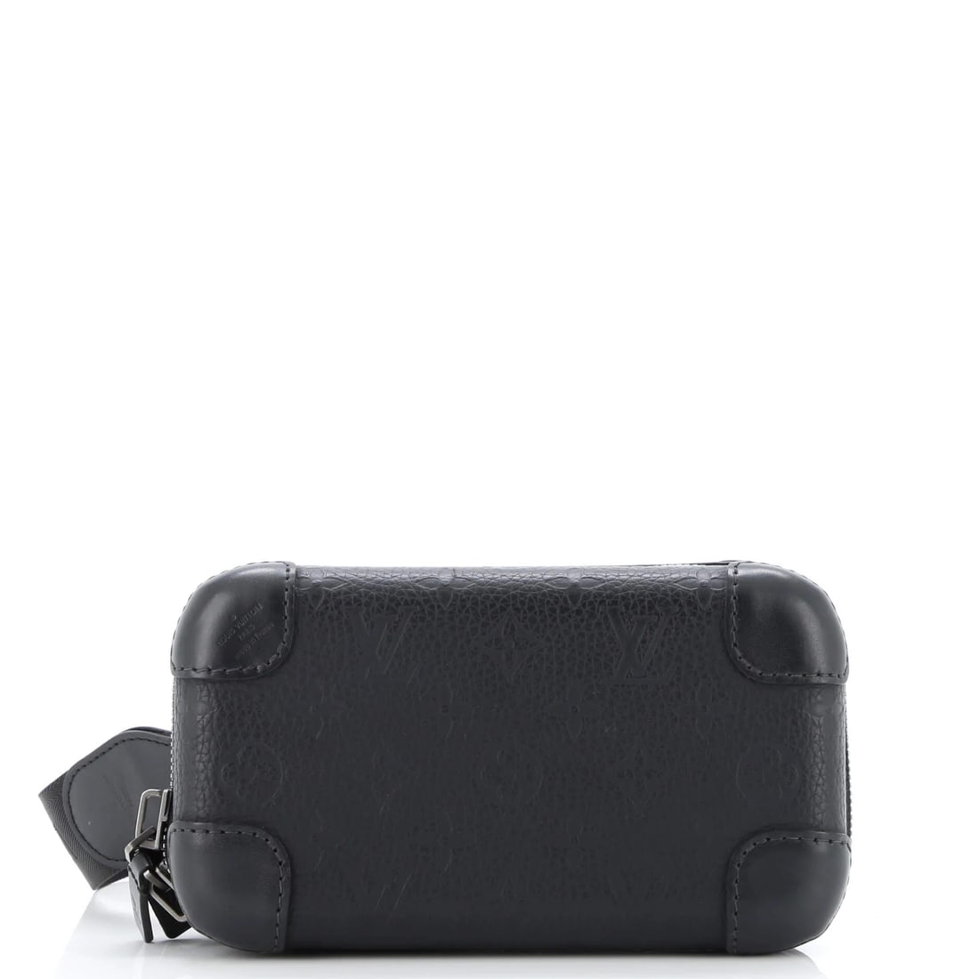 Bottega Veneta Arco Bag Padded Maxi Intrecciato Leather Large: This Bottega Veneta Arco bag carries the house's design language without excess. It comes in a large scale. It is worked in signature Intrecciato woven leather. It measures approximately 15 x 14 x 5.5